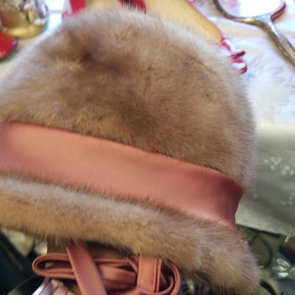 Vintage Fur Hat - Picture 4 of 4